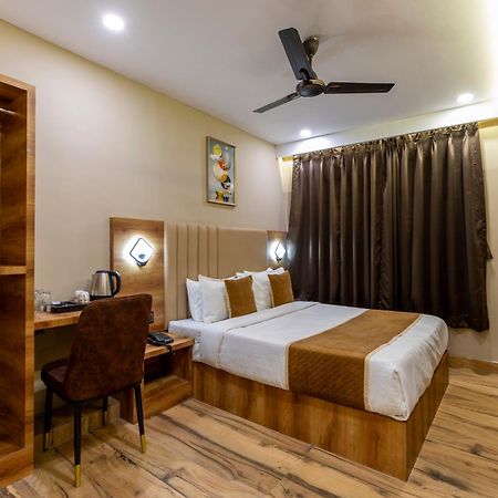 Hotel Zara International มุมไบ ภายนอก รูปภาพ