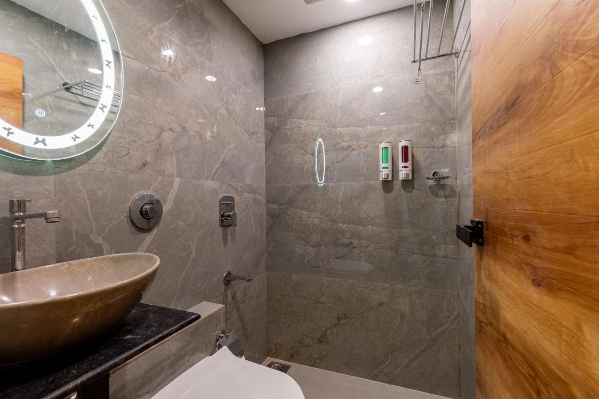 Hotel Zara International มุมไบ ภายนอก รูปภาพ
