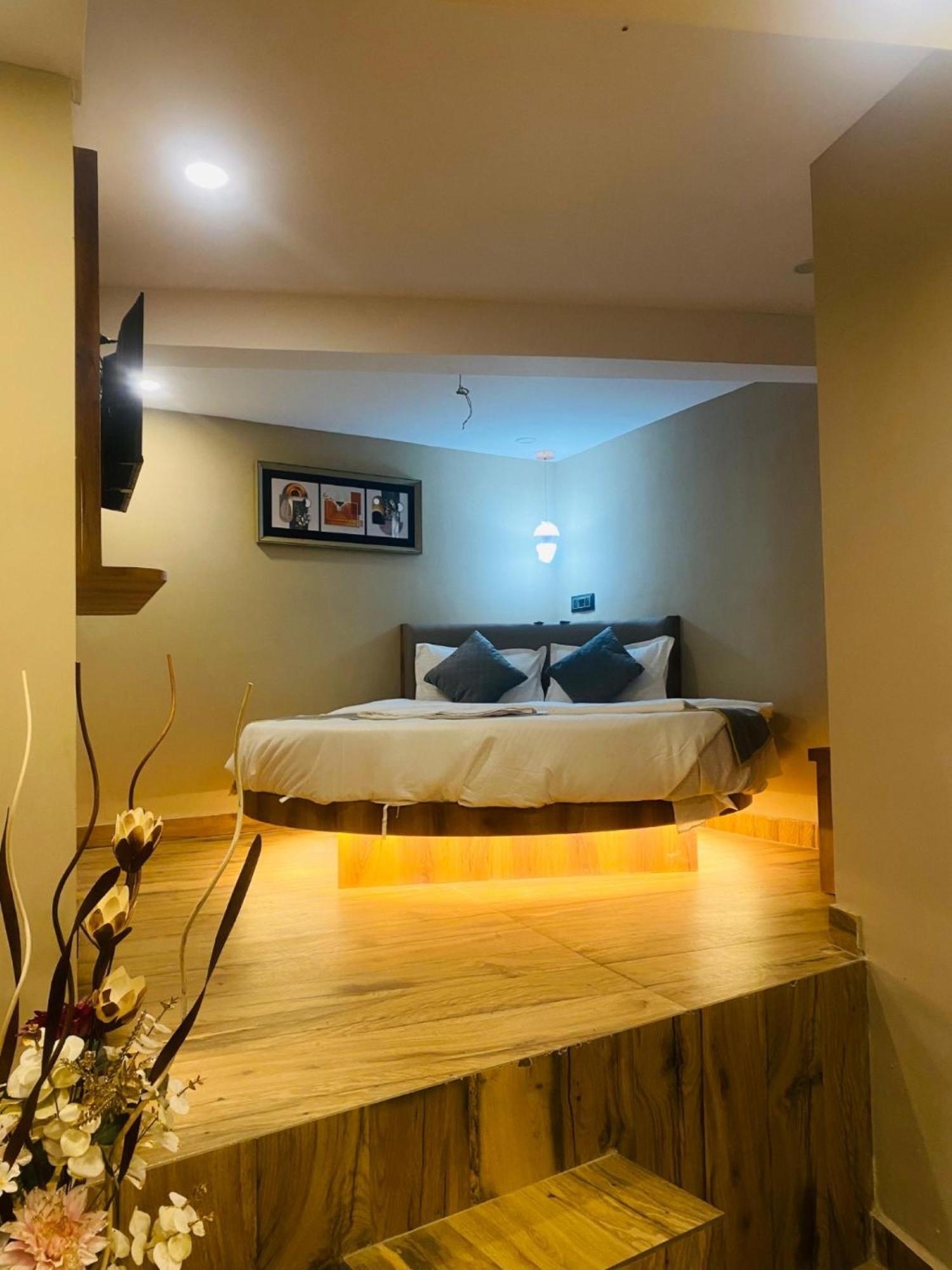 Hotel Zara International มุมไบ ภายนอก รูปภาพ